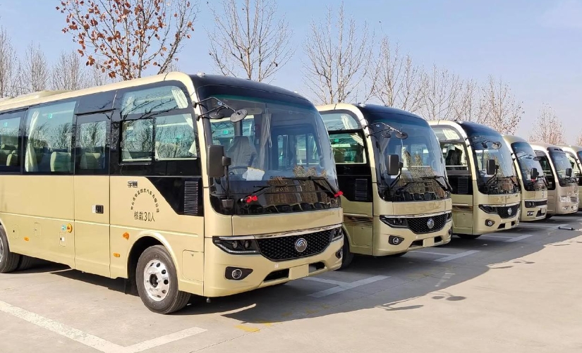 30人大巴车